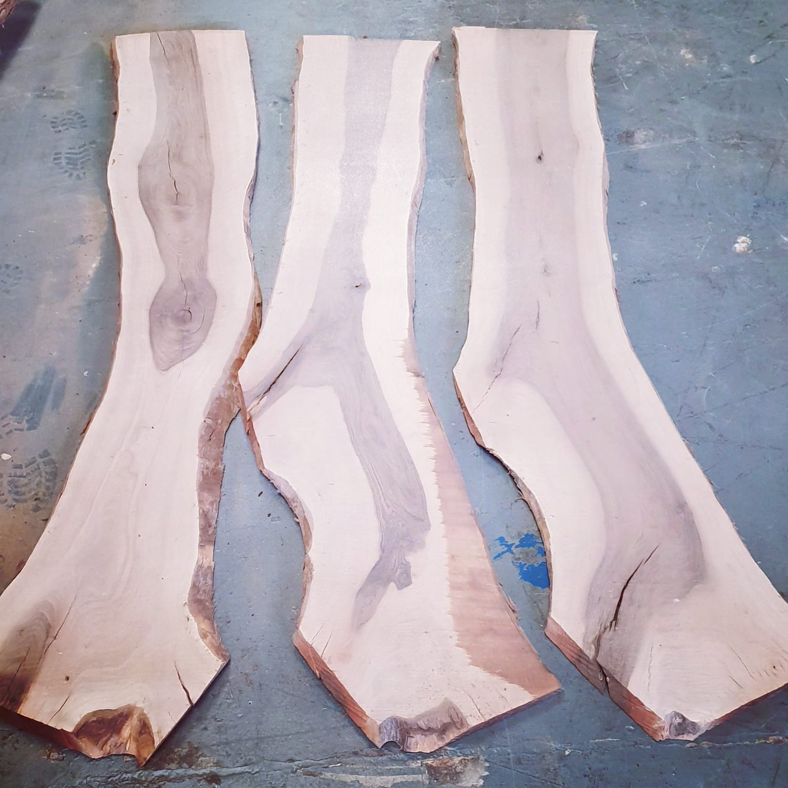 Venta de tablones de madera en España para decoración. Visita la web.