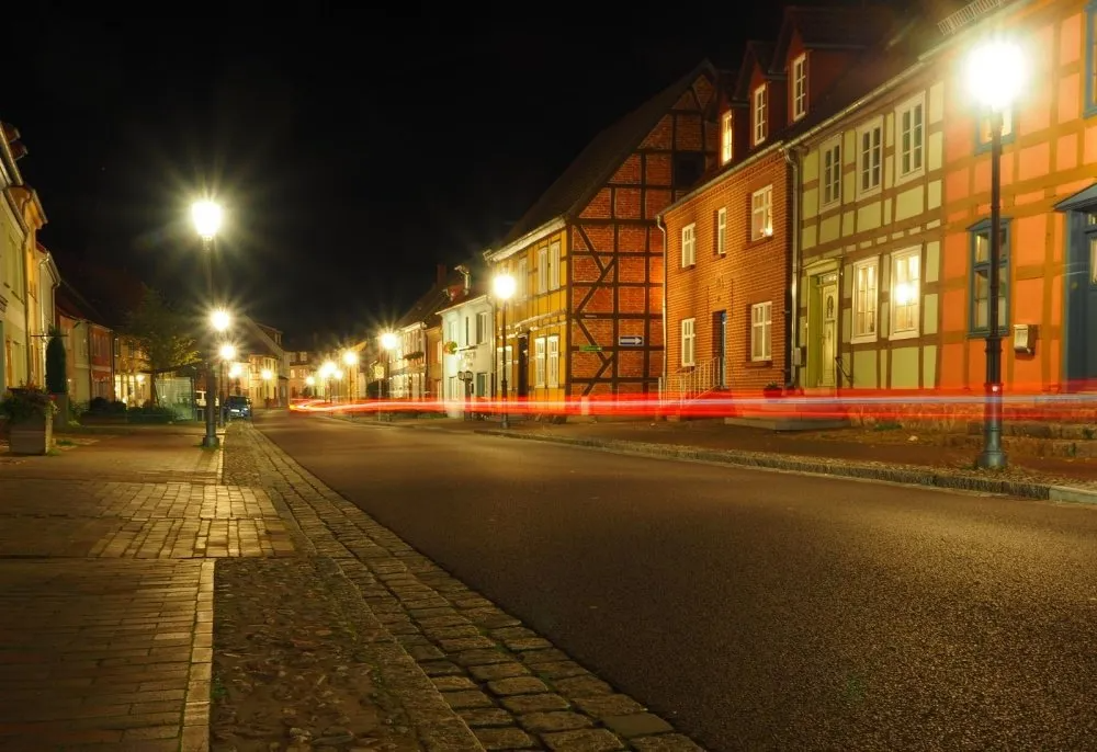 Röbel bei Nacht- Ferienwohnungen Horn