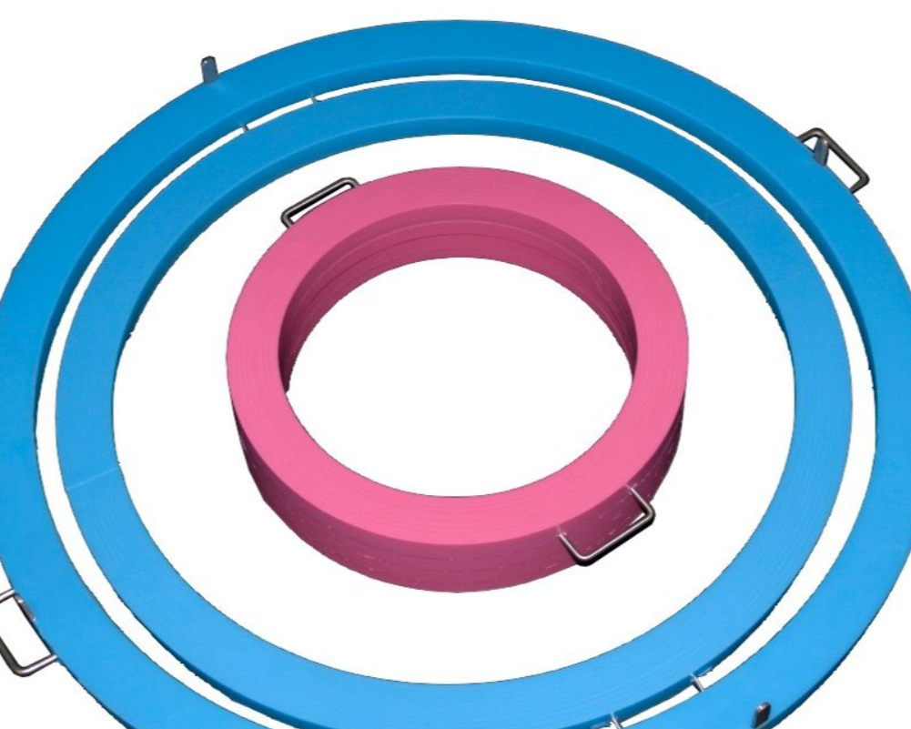 Metallverbindung mit Silikon als Dichtungselement in blau und rosa