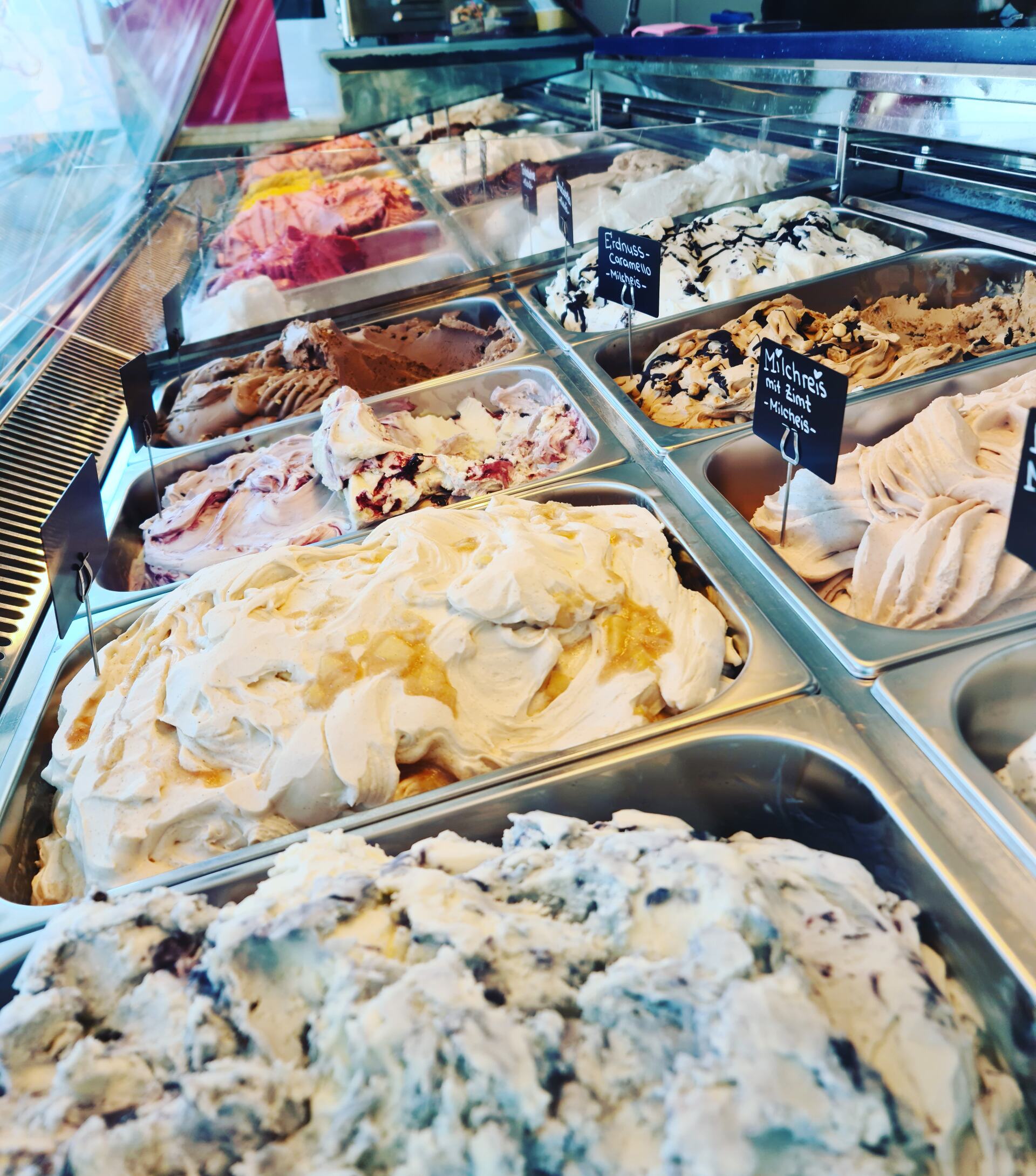 Eishorn Eisdiele mit hausgemachten Eis aus Gimbsheim