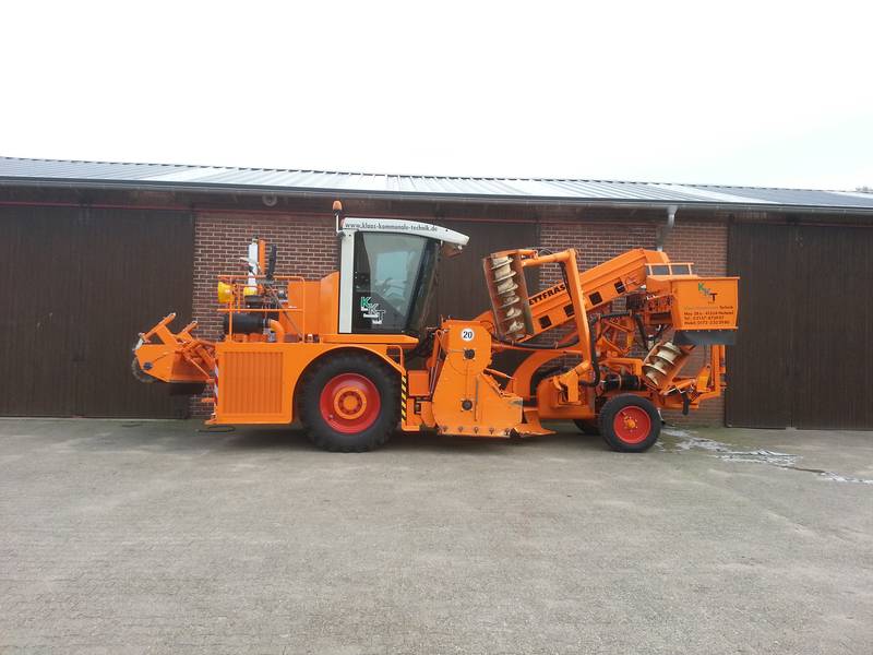 Klaas Kommunale Technik - Bankettfräse in Transportstellung