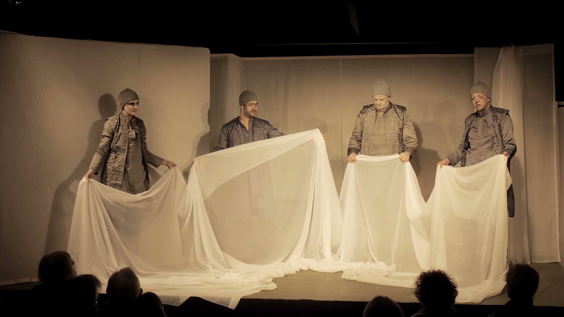 Die Perser im piccolo teatro Haventheater