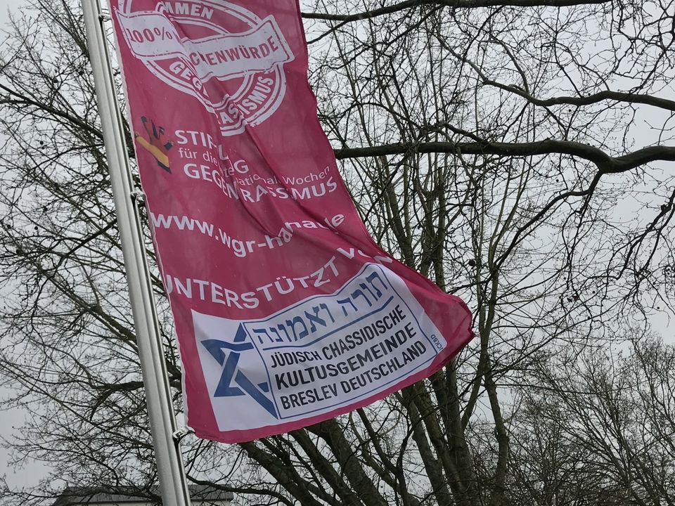 Hanau Zeigt Flagge Gegen Rassismus