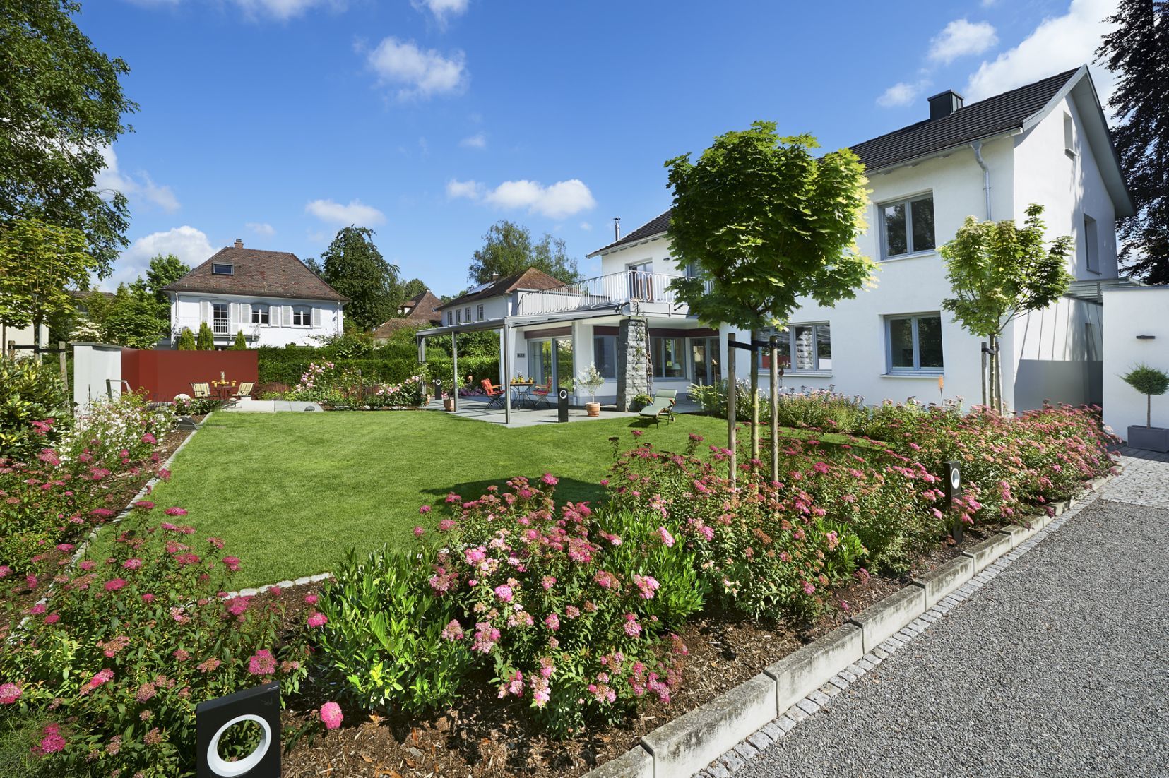 Idyllischer Hausgarten