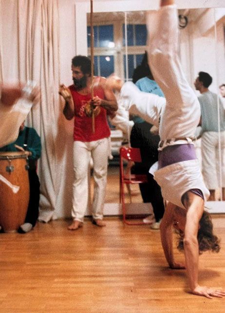 Beate Cuson mit ihrem Capoeira Lehrer Mestre Accordeon