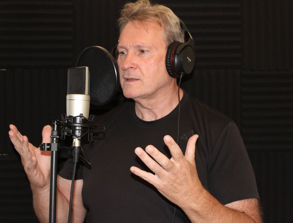 Scott Bell voice over in his home studio