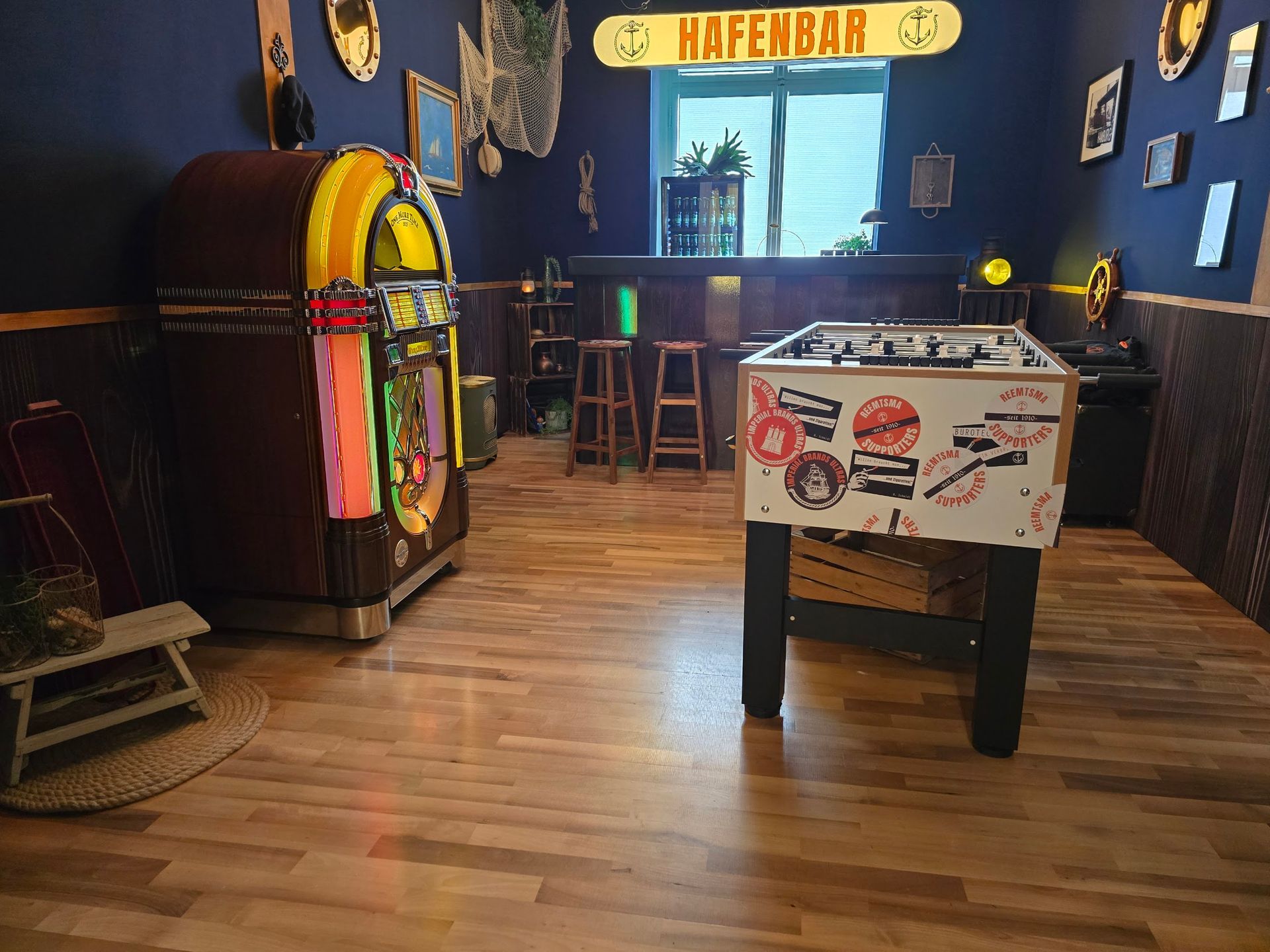 Hafenbar design und Umsetzung