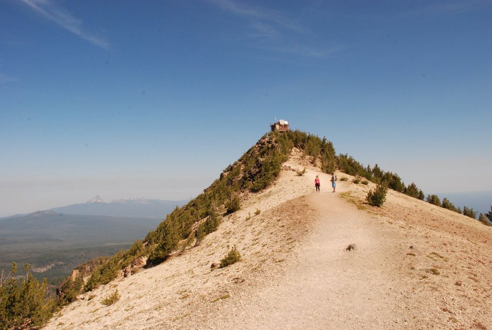 Crater Lake Hiking - Trail Leading to the Fire Lookout