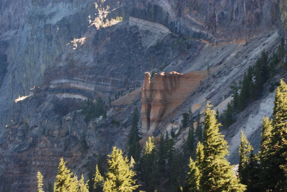 Crater Lake Hiking - View from Pumice Castle Overlook