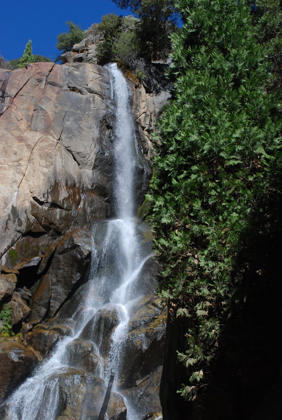 Kings Canyon Hiking - Grizzly Falls