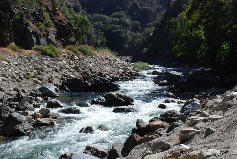 Kings Canyon Hiking - River at Boyden Cave