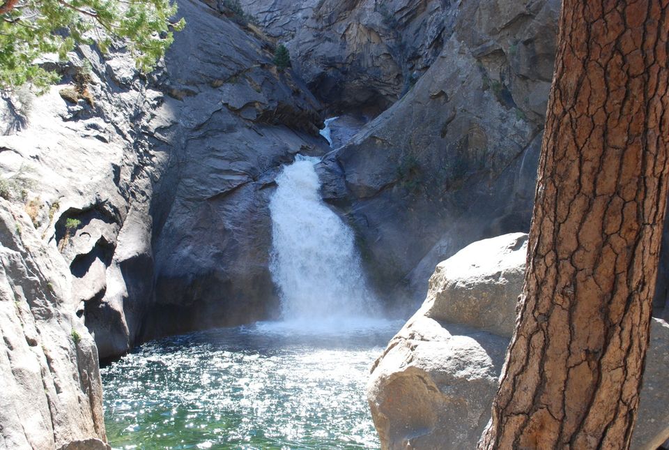 Kings Canyon Hiking - Roaring River Falls