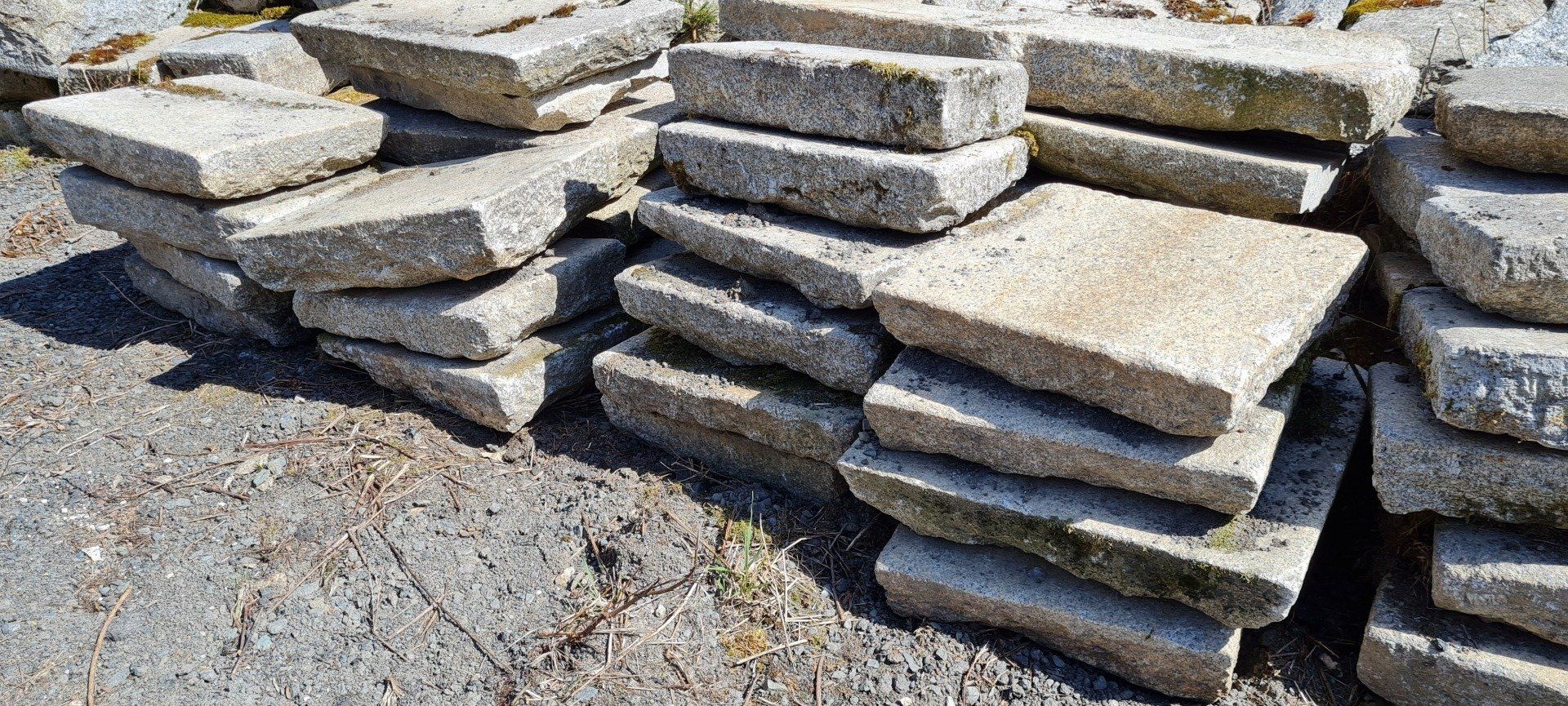Granit Krustenplatten grau-gelb gebraucht palettiert