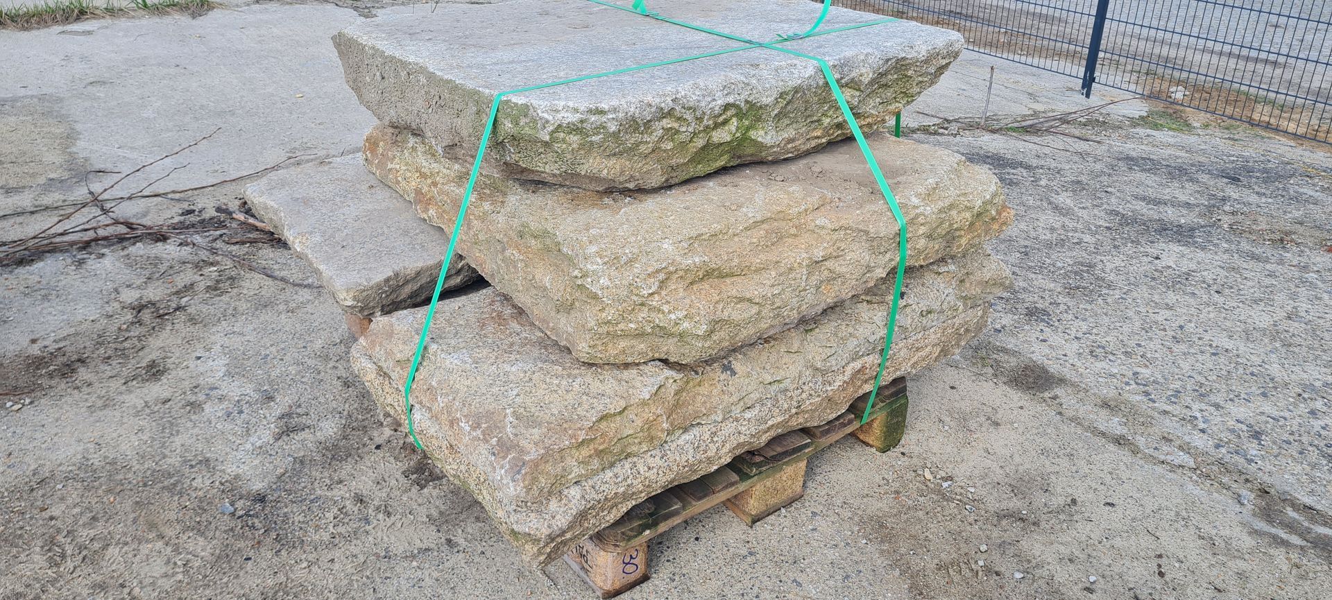 Granit Krustenplatten grau-gelb gebraucht palettiert