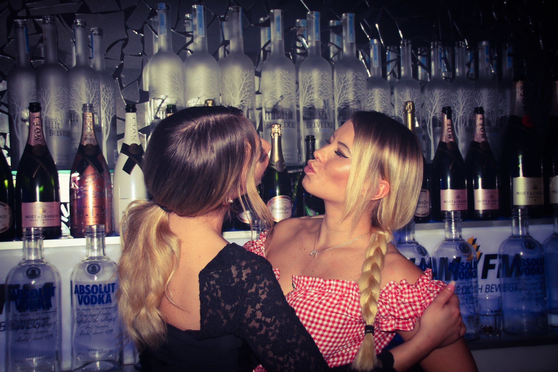 Zwei Frauen Party