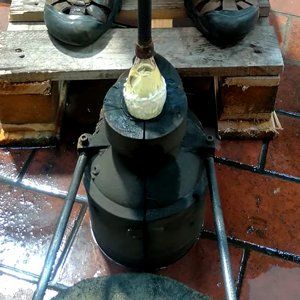 gartenkugel in eine form blasen