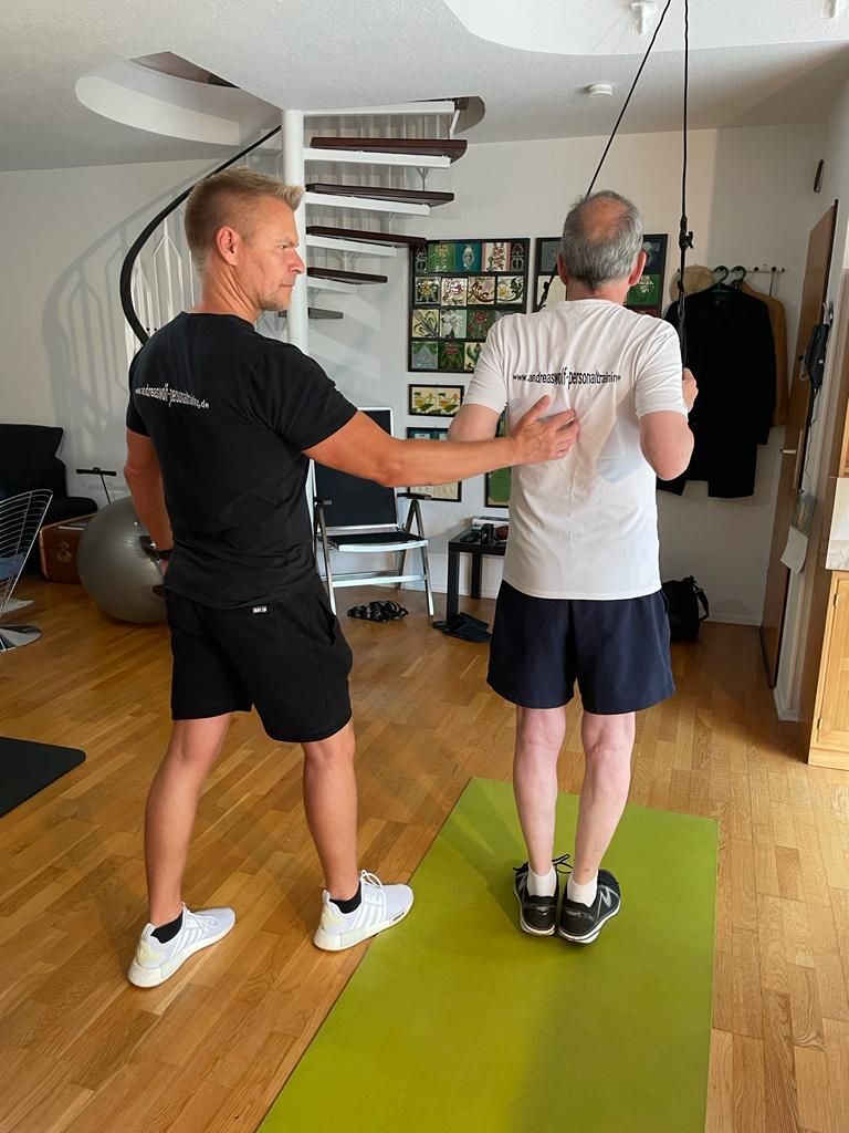 Personal Training mit Andreas Wolf: Individuelle Betreuung, Schmerzreduktion und Training vor Ort (Köln, Bonn, Bad Breisig).