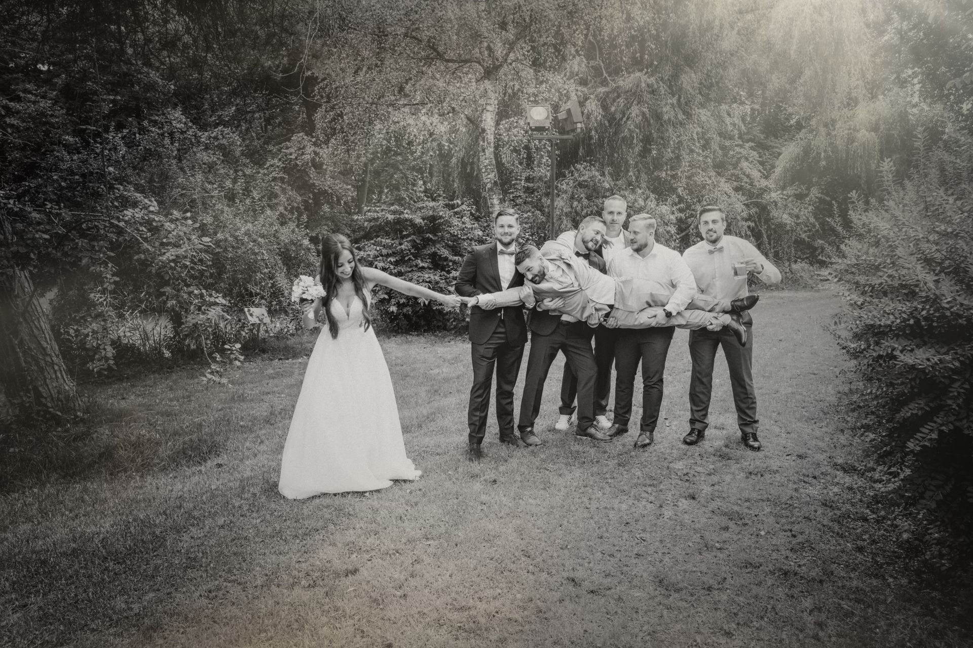 Kreative Gruppenfotos -Hochzeitsfotograf