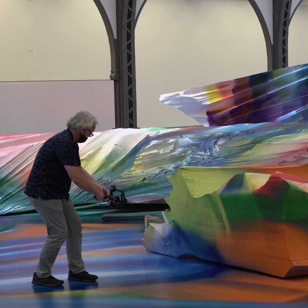 pictures in motion Kameramann mit Gimbal und Sony A6500