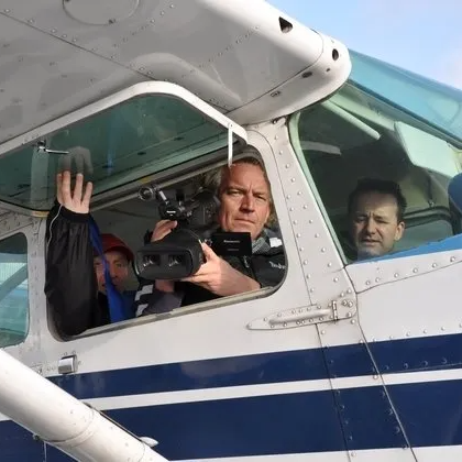 pictures in motion Kamerateam im Flugzeug