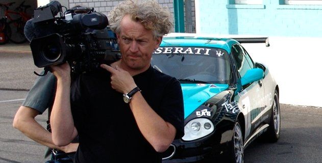 pictures in motion Kameramann beim Autotest Dreh