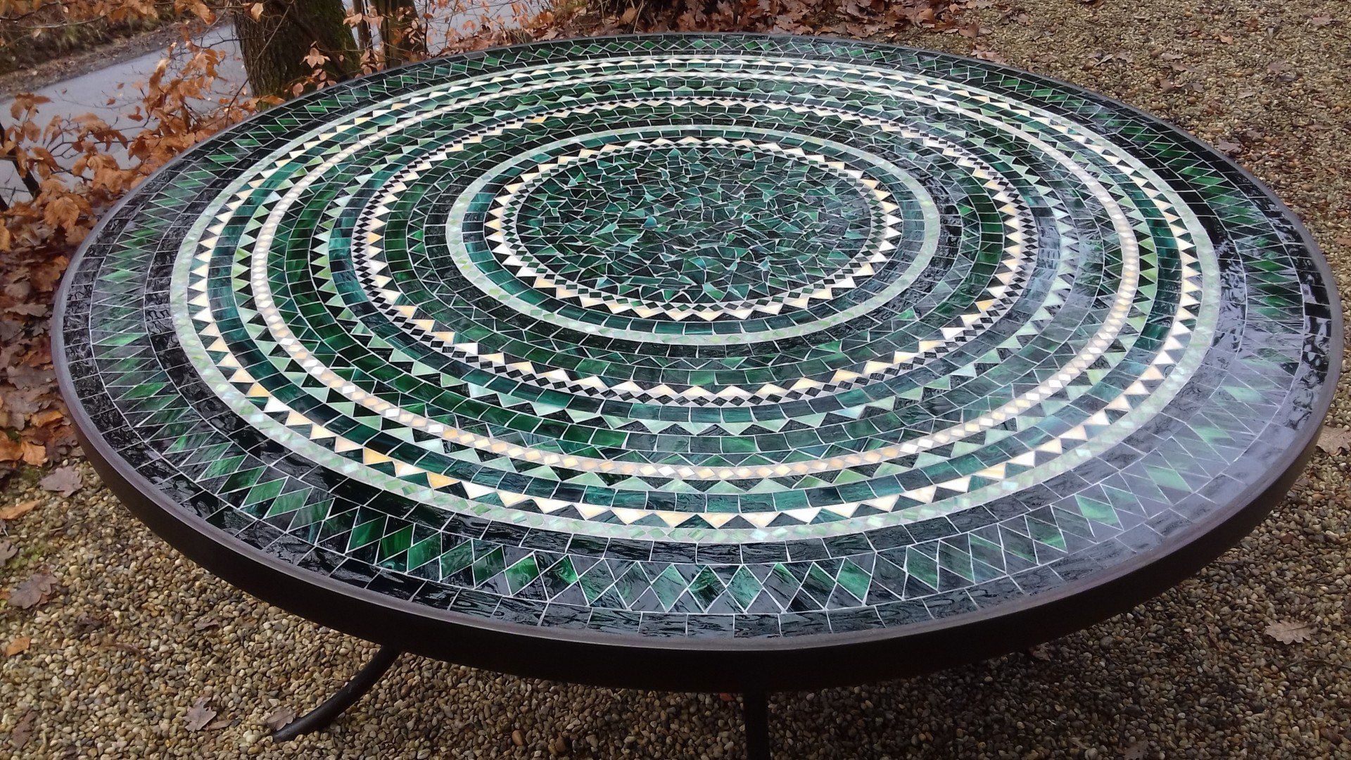 MosaiktischGalerie wetterfest frostsicher winterhart
