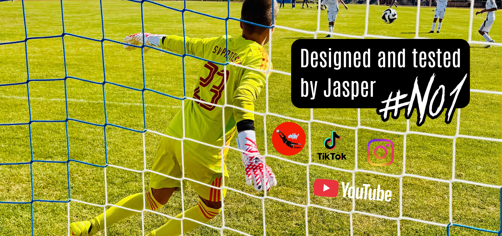 Torwart Jasper #No1 im Tor mit diversen seiner Social Media Kanäle