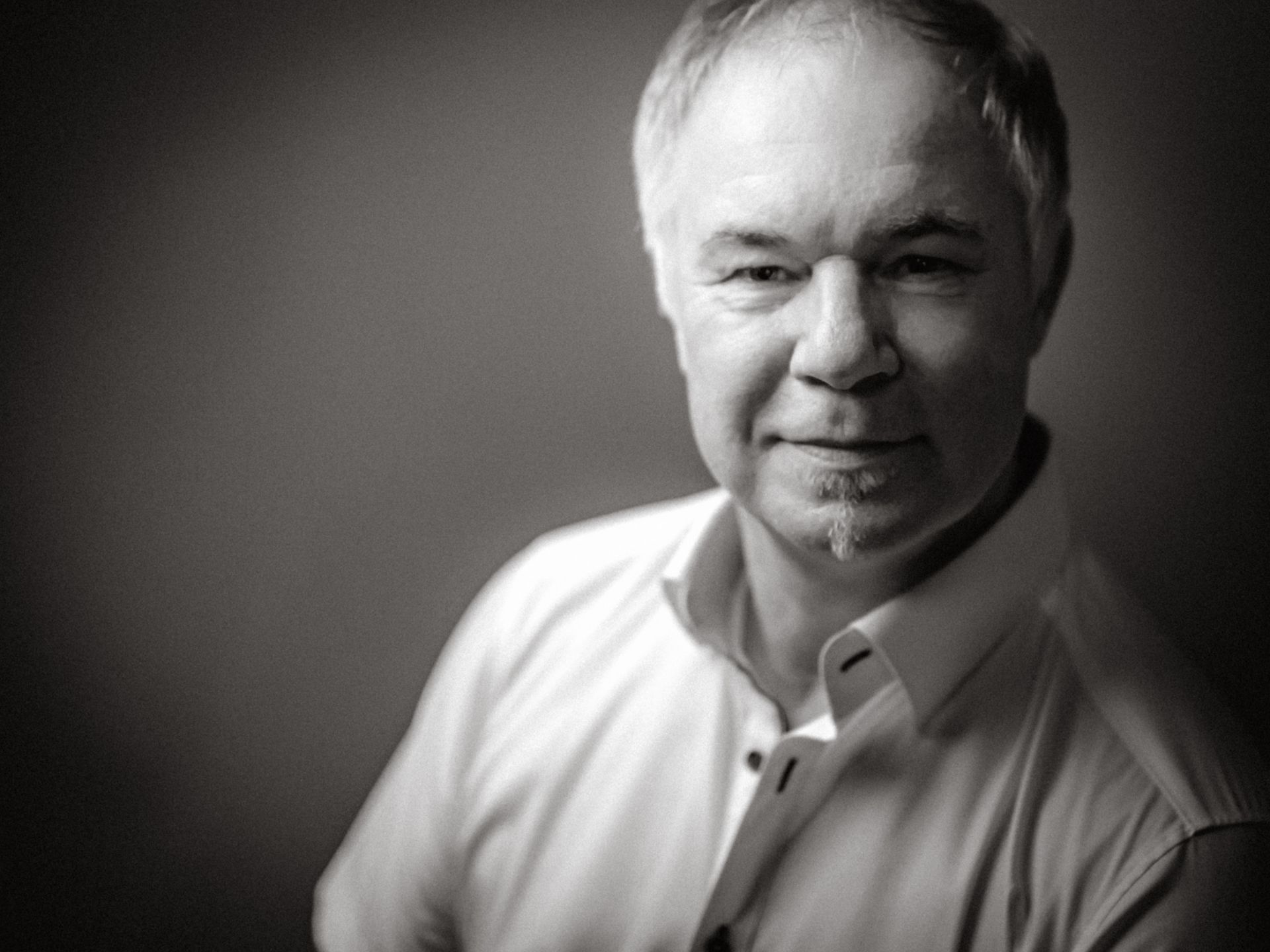 Helmut-Reuter-Livemusik-Hochzeit
Solo-Musiker mit Gitarre und Gesang