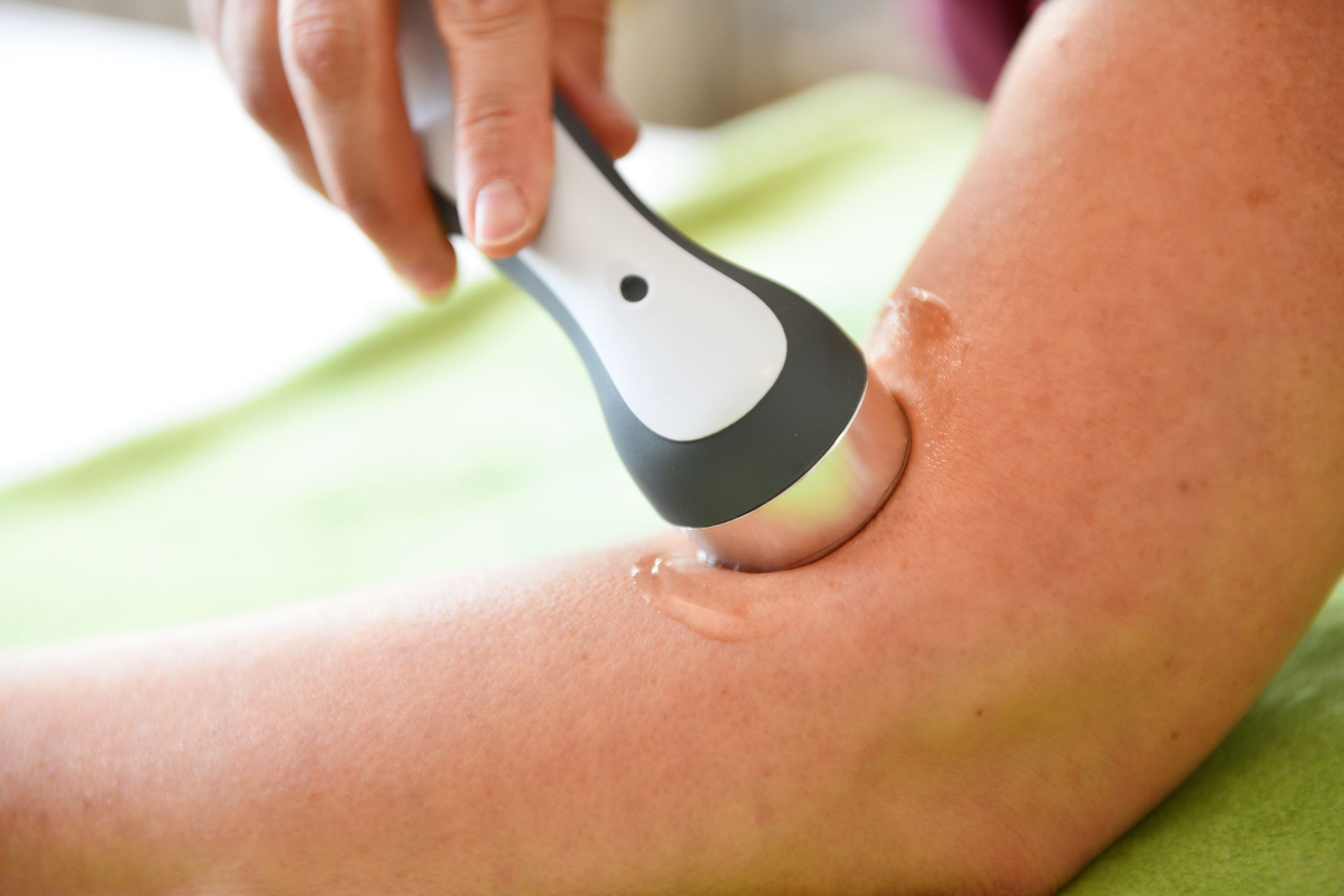 Ultraschall, Verletzung, Blutegel, Heilpraktiker, Altenburg, Meerane