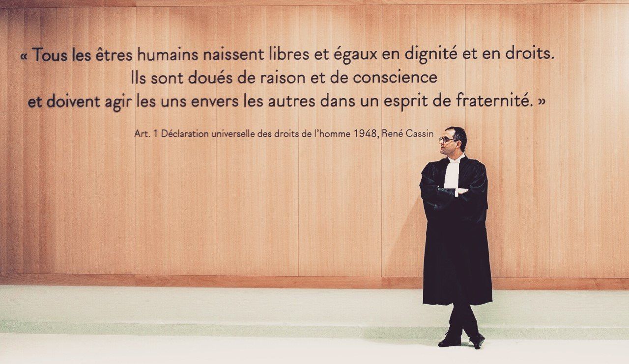 Biographie de Maître Arash Derambarsh, avocat au Barreau de Paris.