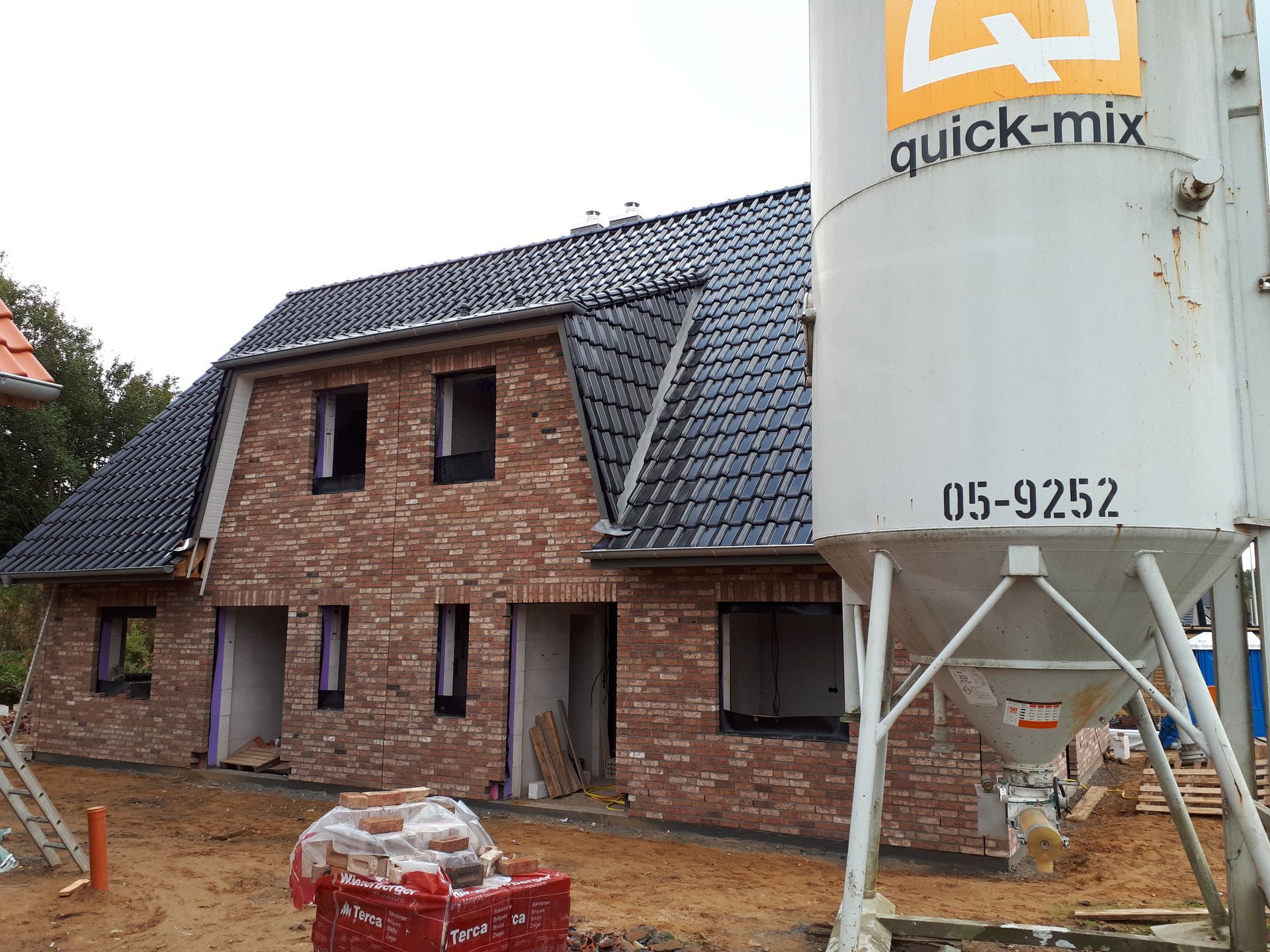 Fertigstellung, Fenster, Türen, Naturstein, Fliesen- Max Bombach Immobilienberater