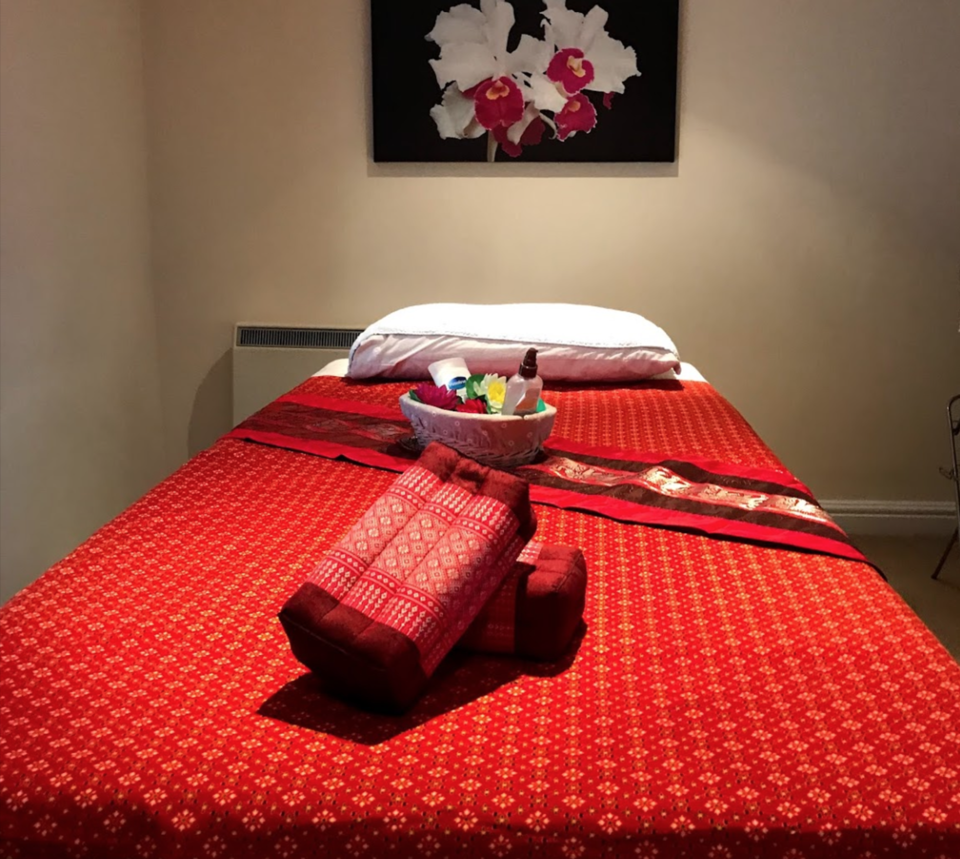 Authentic Thai Massage Bury St Edmunds | Head, Foot & Aromatherapy