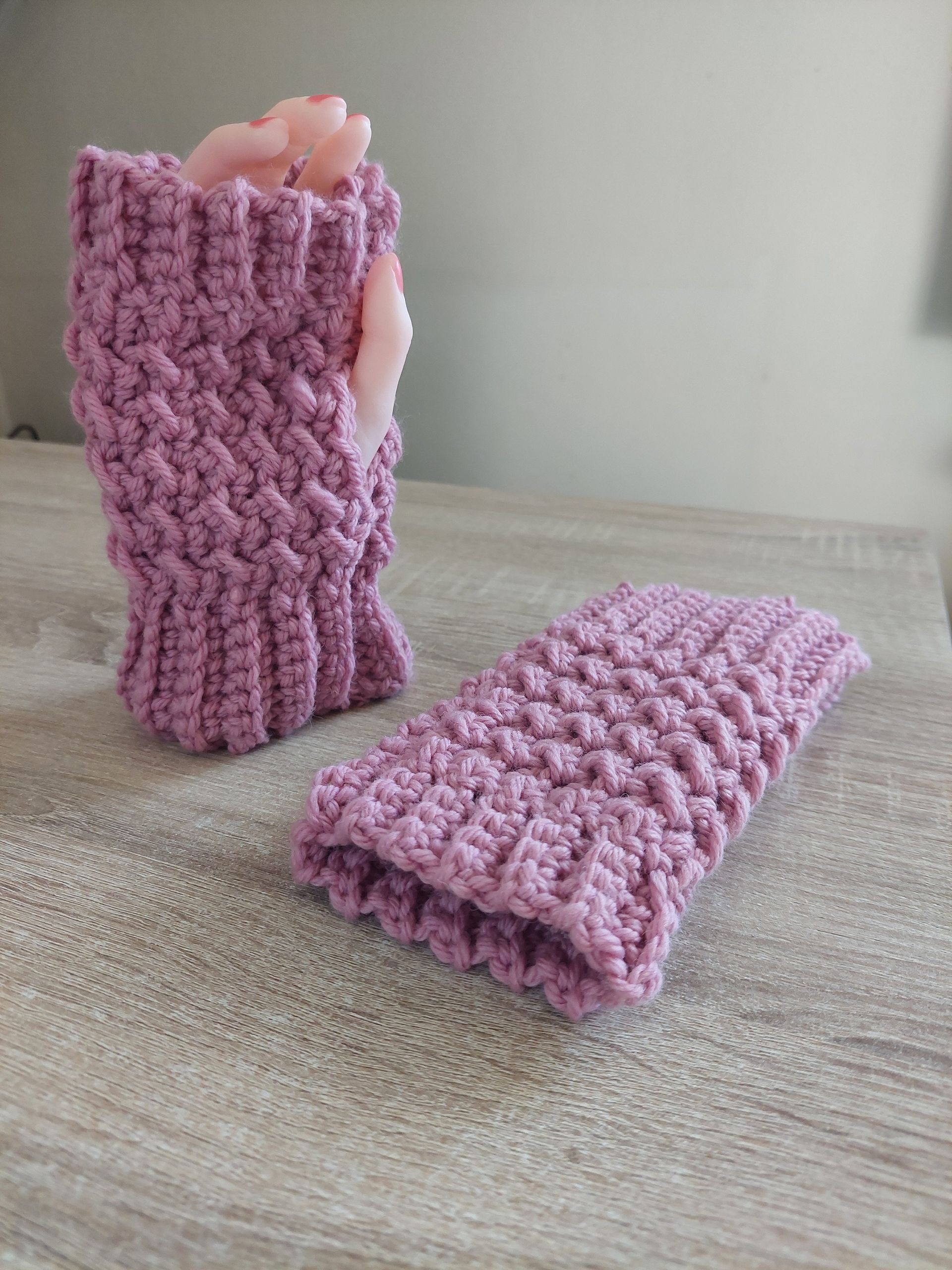 Handstulpen gehäkelt, Farbe altrosa Handstulpen in altrosa, gehäkelt