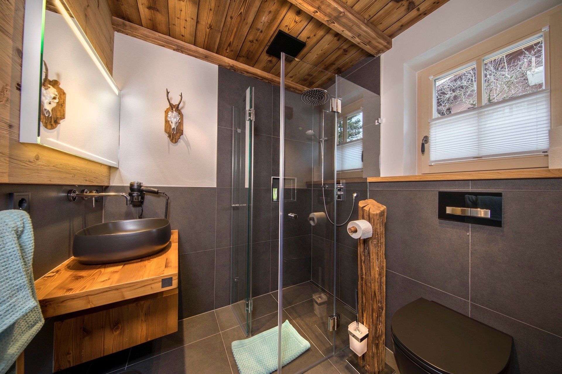 Fotos, Bilder, Badezimmermöbel, Badezimmereinrichtung, Kreativmöbel