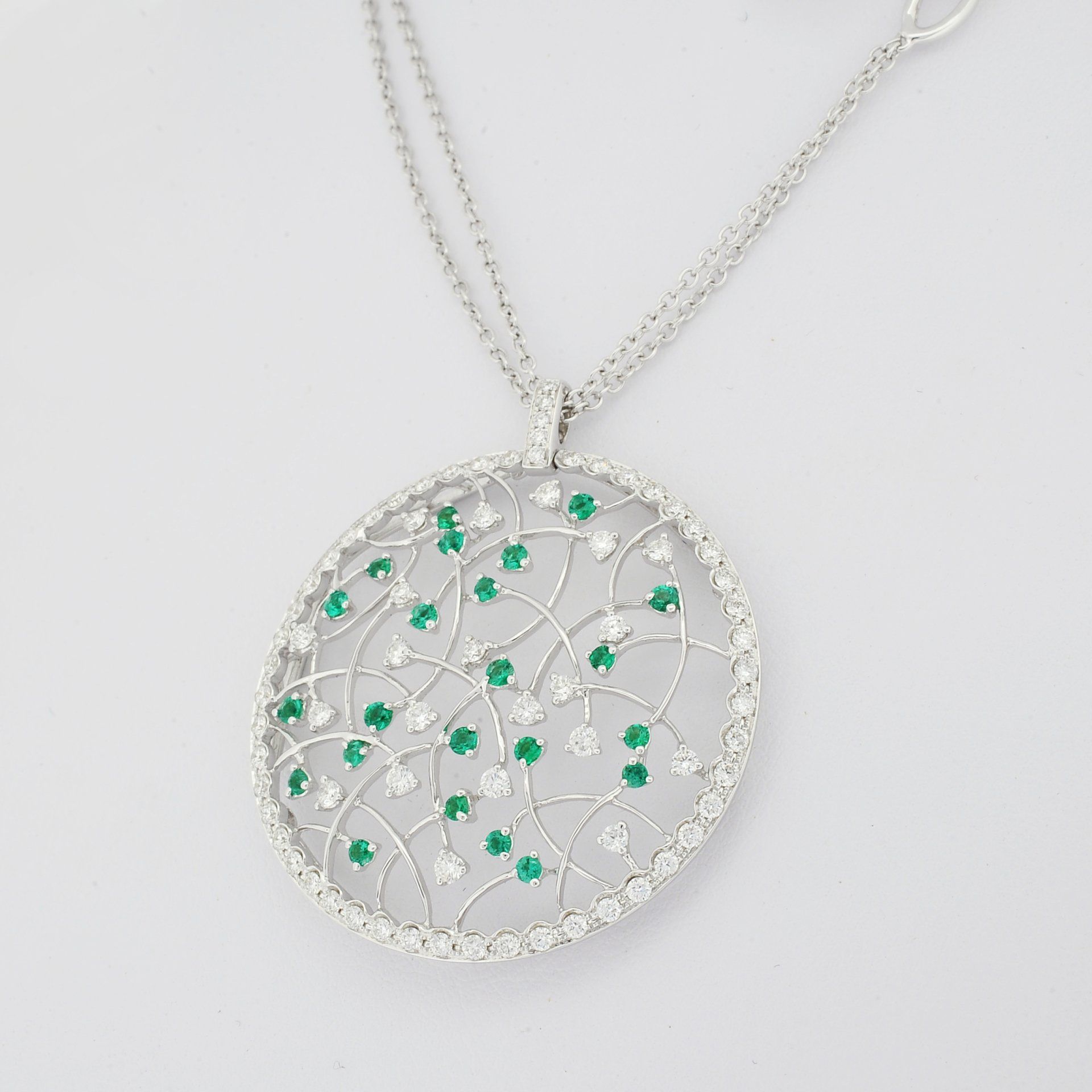 Collana in Oro 18 kt con Diamanti e Smeraldi