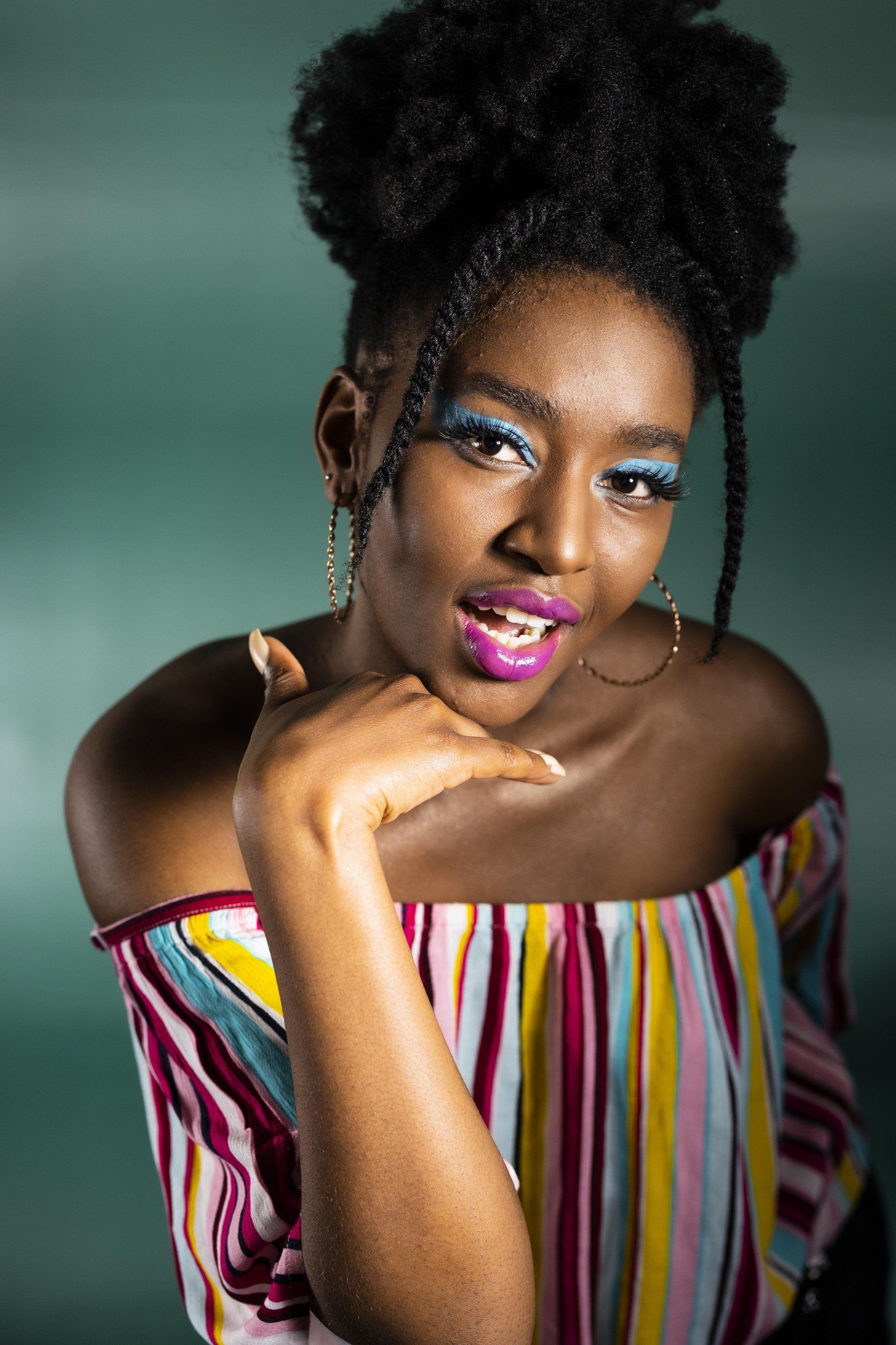 Modell Felister Muinami, Natalie Grote-Beverborg visuelle Kommunikation