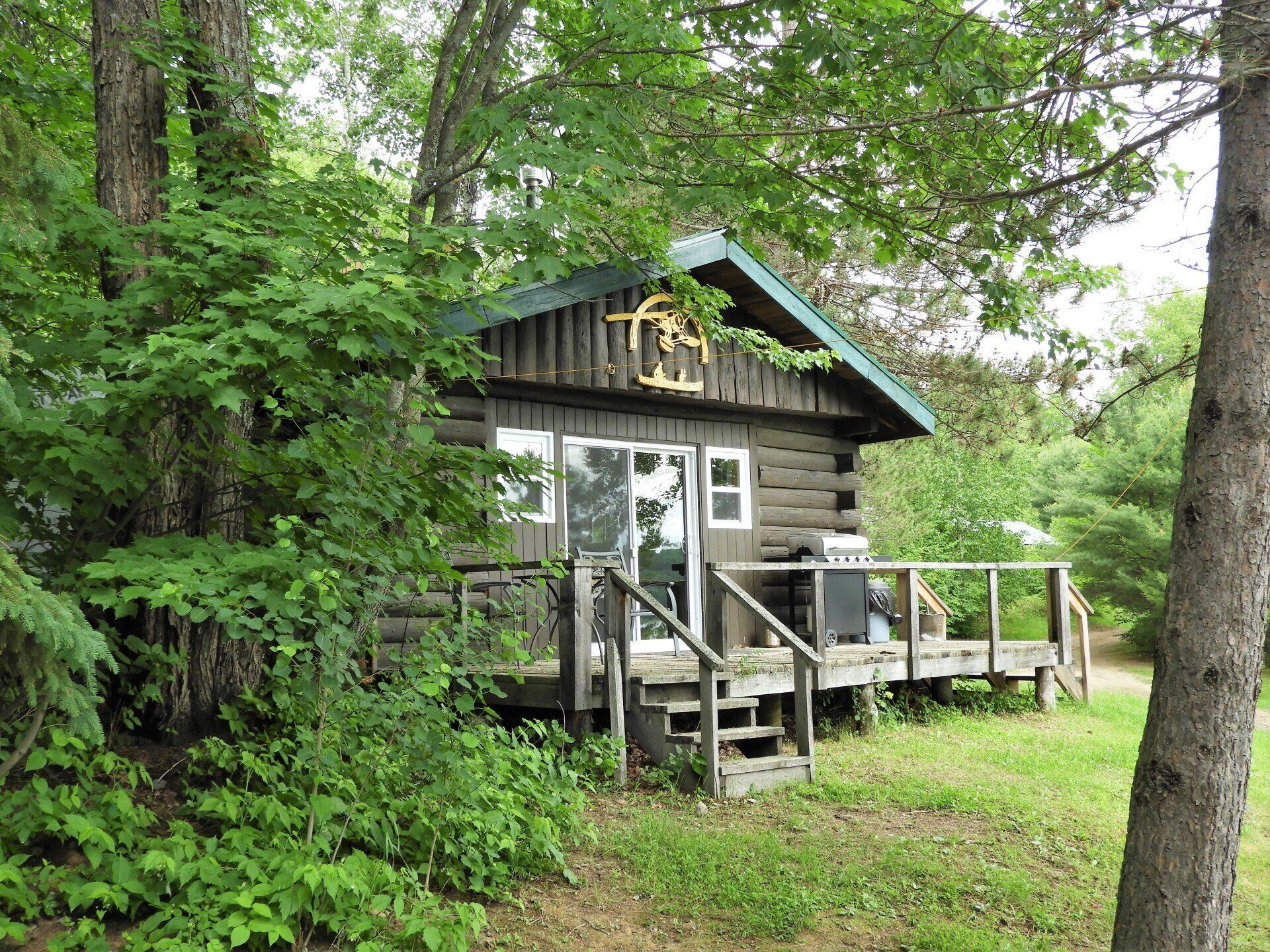 Fox Lake Lodge Outdoor Getaway