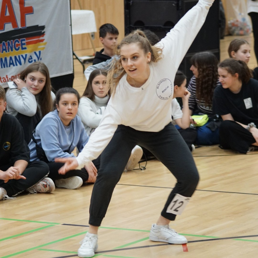 Natalia Chloé tanzt beim Hip Hop Battle auf der TAF Meisterschaft