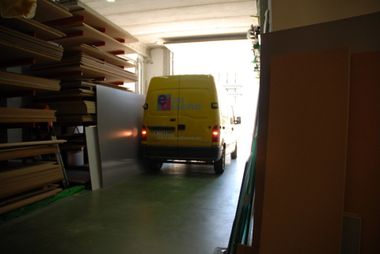 Todo nuestro mobiliario se transporta en vehículos propios