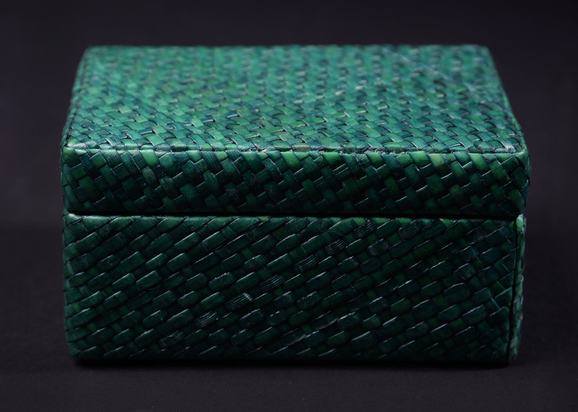 Box mit Deckel;Box aus Padanus Grass;Natur;Farbe rot;Natur Produkt;Handarbeit