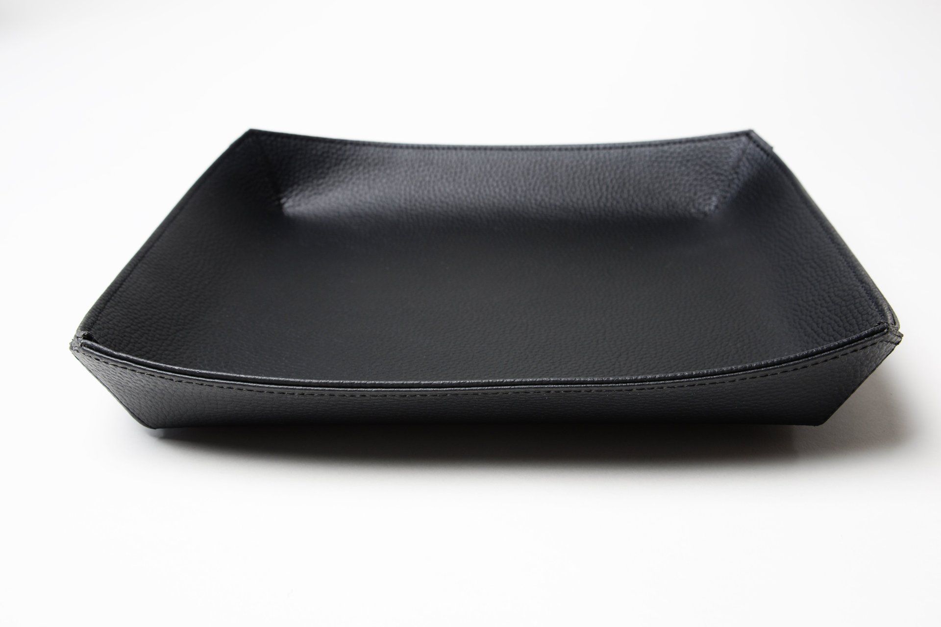 Schale;Tablett;Deko Schale quadratisch;Leder;Lederimitat genarbt;Farbe schwarz;Bad Accessoires;Wohn Accessoires;Handgemacht