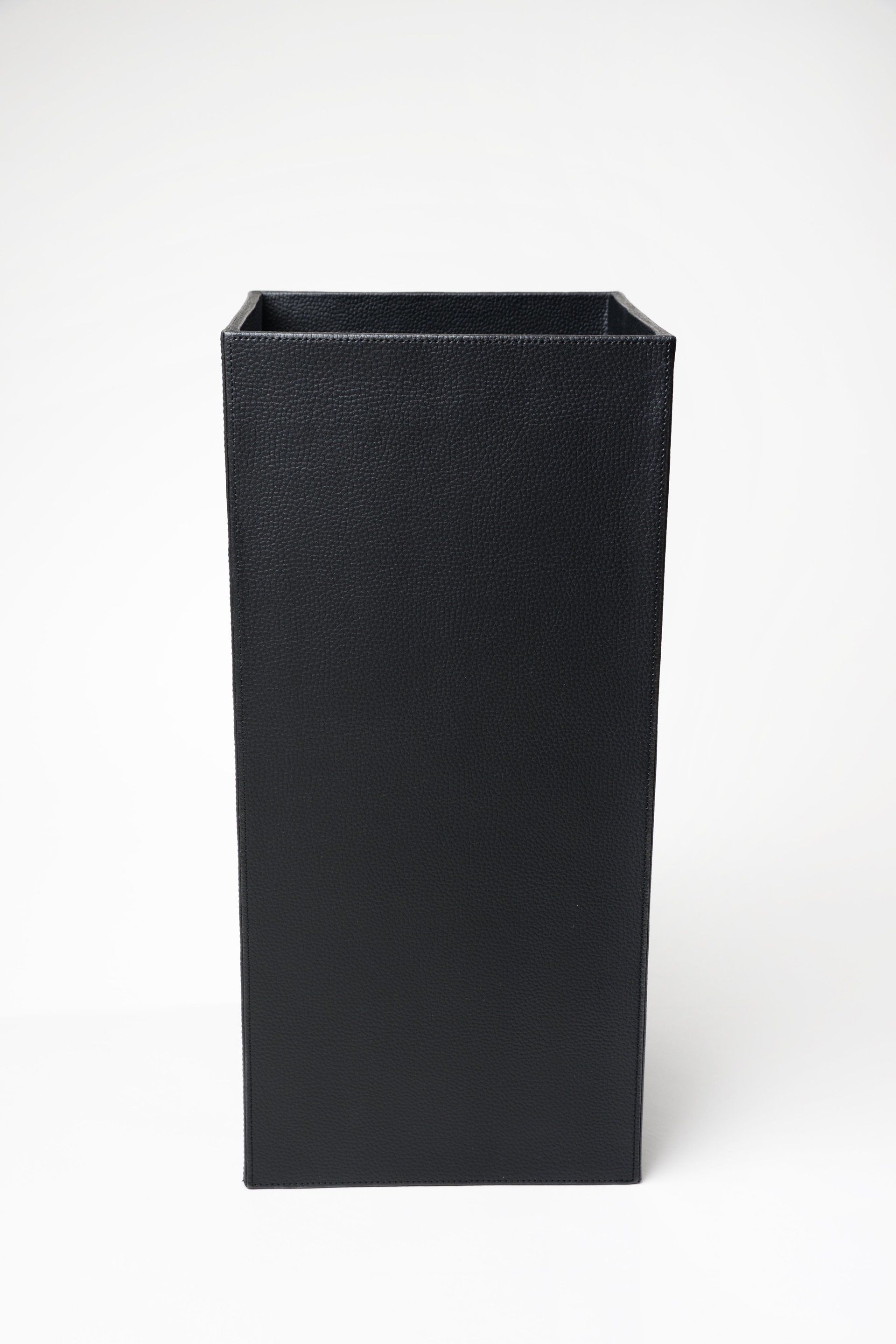 Schirmständer quadratisch;Schirmständer komplett in Leder;Papierkorb hochwertig in Lederimitat;Farbe schwarz;Handarbeit