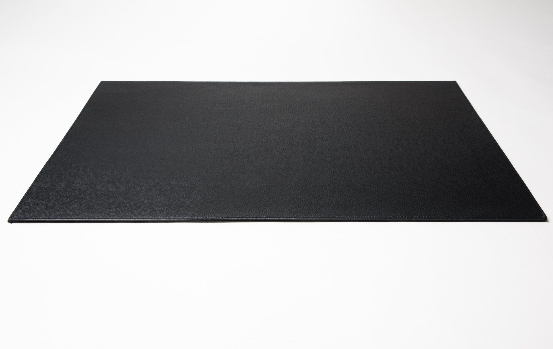 Schrebtischunterlage rechteckig L;Büro Accessoires;Hochwertige Schreibtischunterlage;Schreibtischunterlage modern;Leder;Lederimitat;Farbe schwarz;Handarbeit