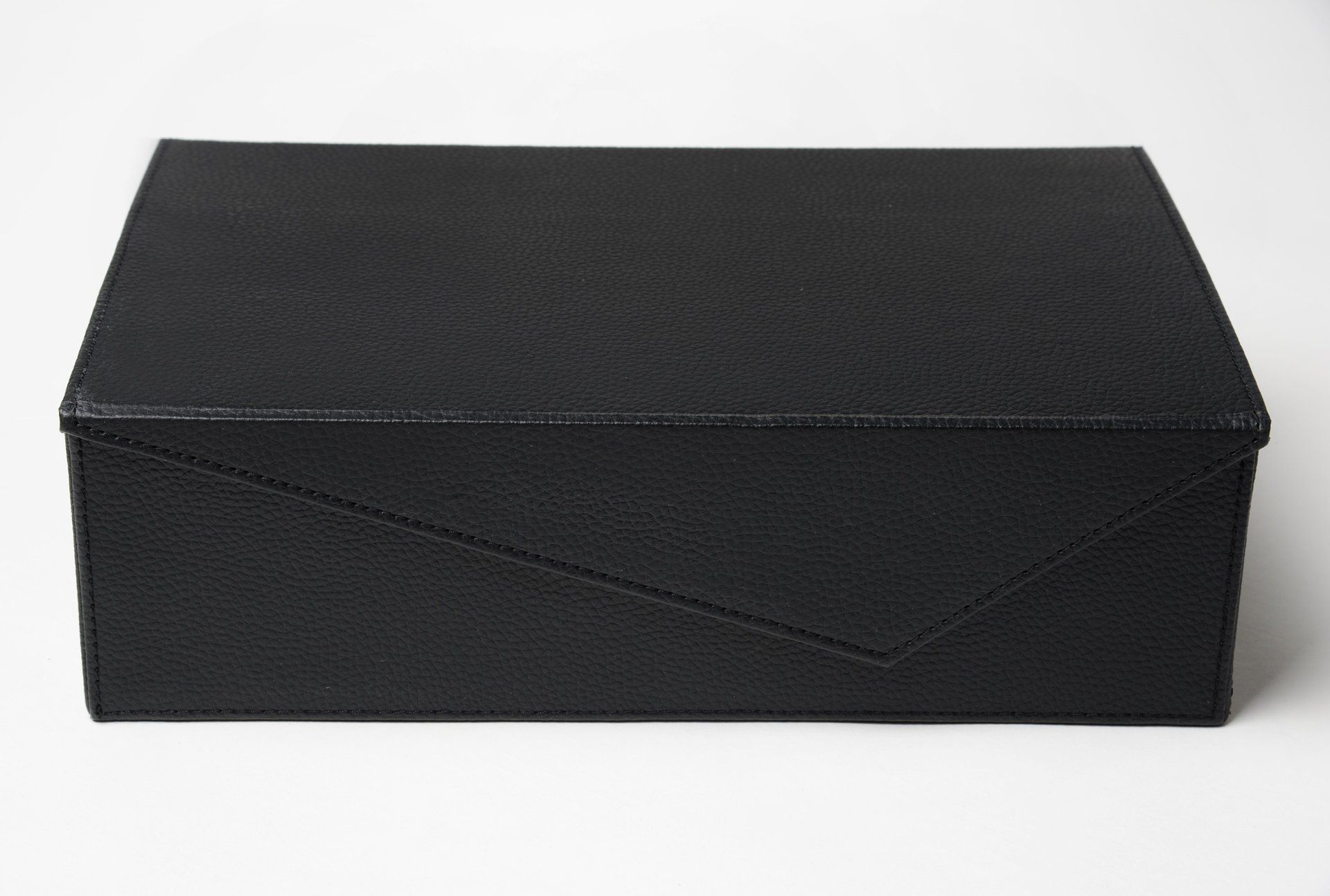 Box L;Box mit Deckel rechteckig;Box aus Leder;Lederimitat;Farbe schwarz;Handgemacht