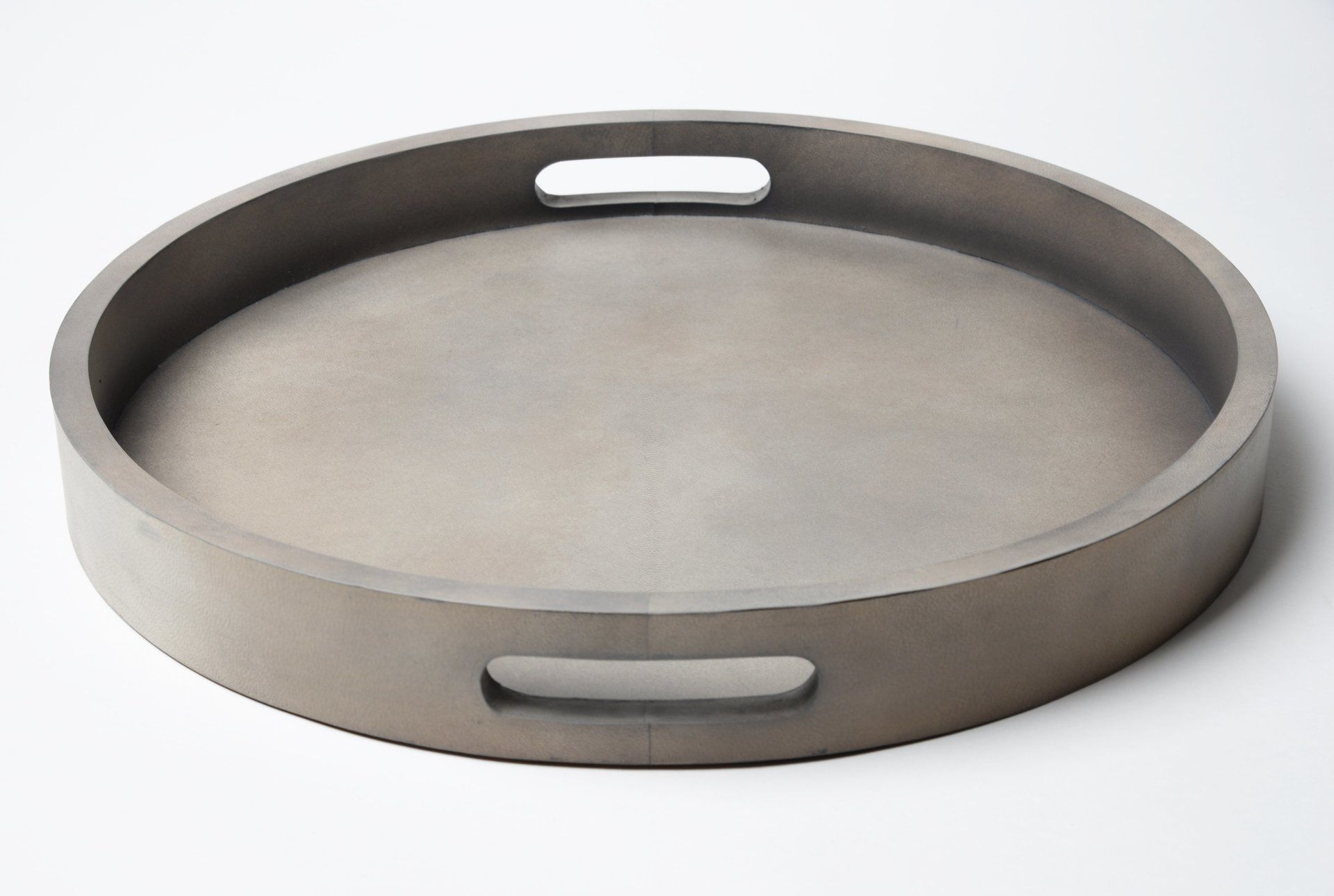 Serviertablett rund aus Lederpergament und Holz vintage grau handgemacht