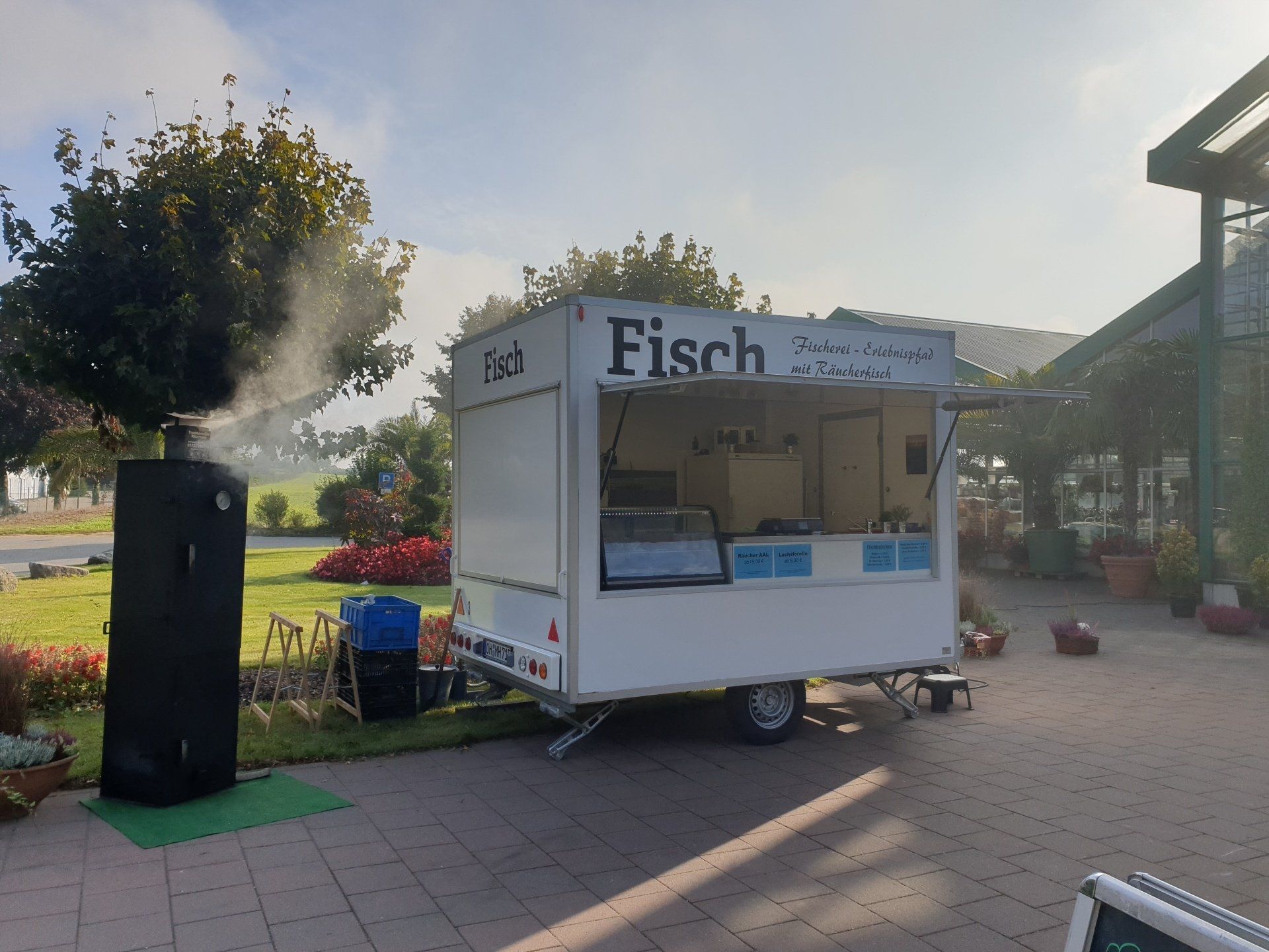 Infowagen, Verkaufsanhänger, Neptun Team, Fischerei Erlebnispfad, räuchern vor Ort