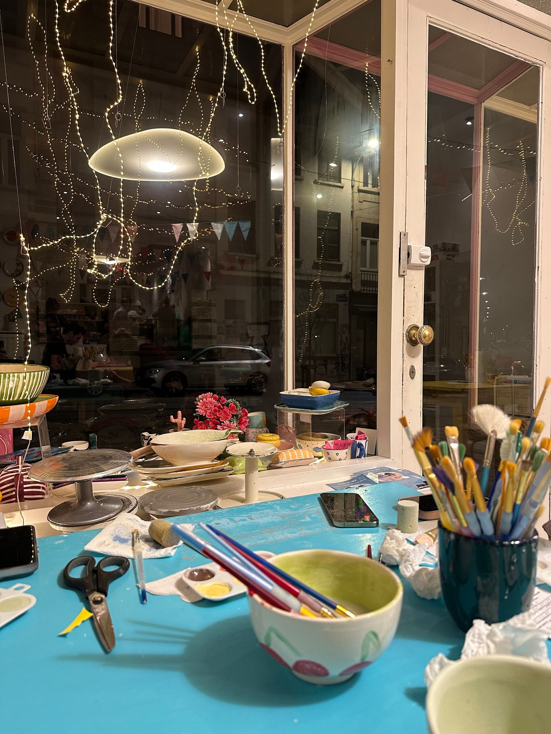 Inneneinrichtung Keramikstudio C. Ramic Art Café in Brüssel