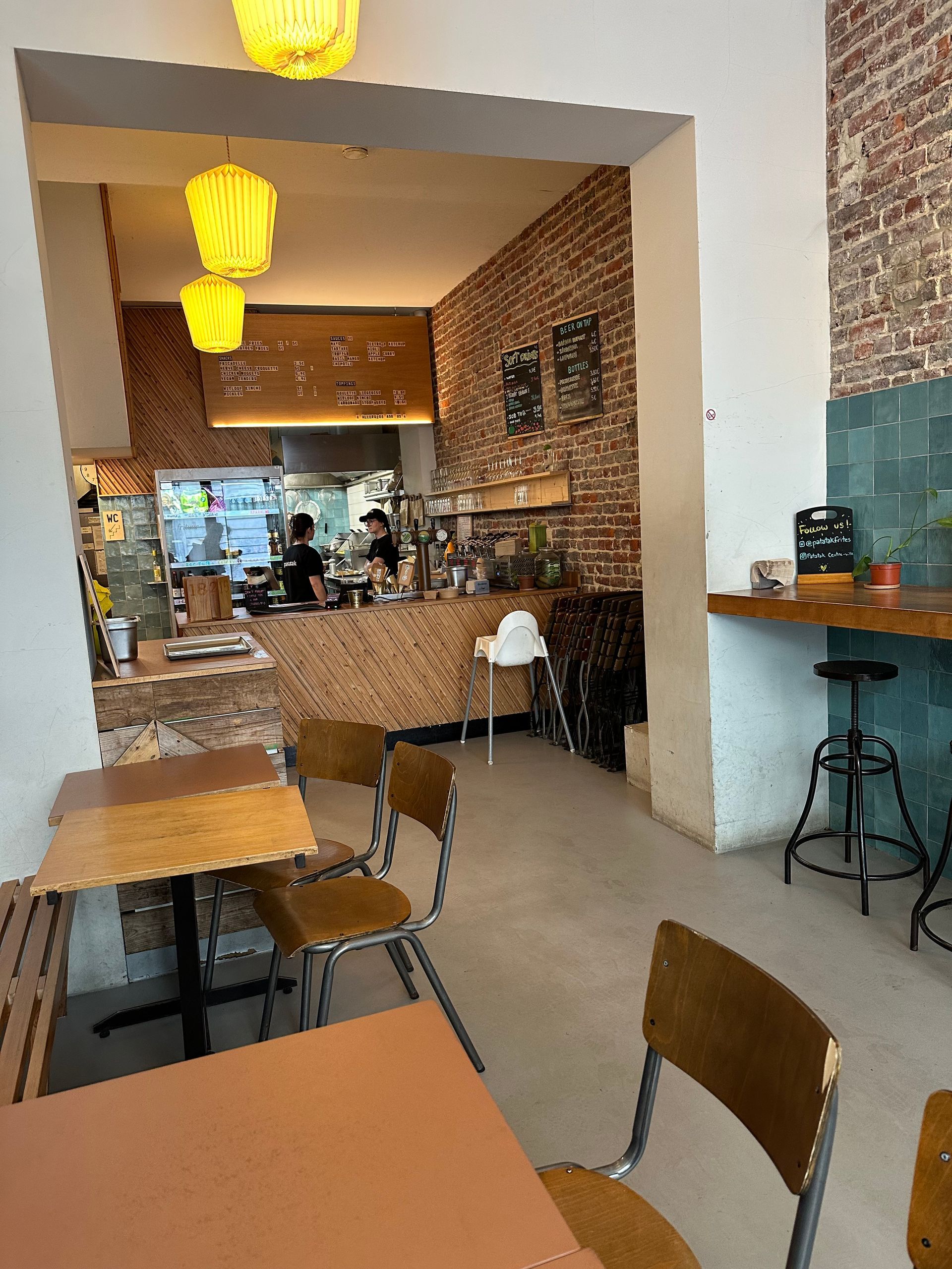 Inneneinrichtung Patatak Fritterie in Brüssel