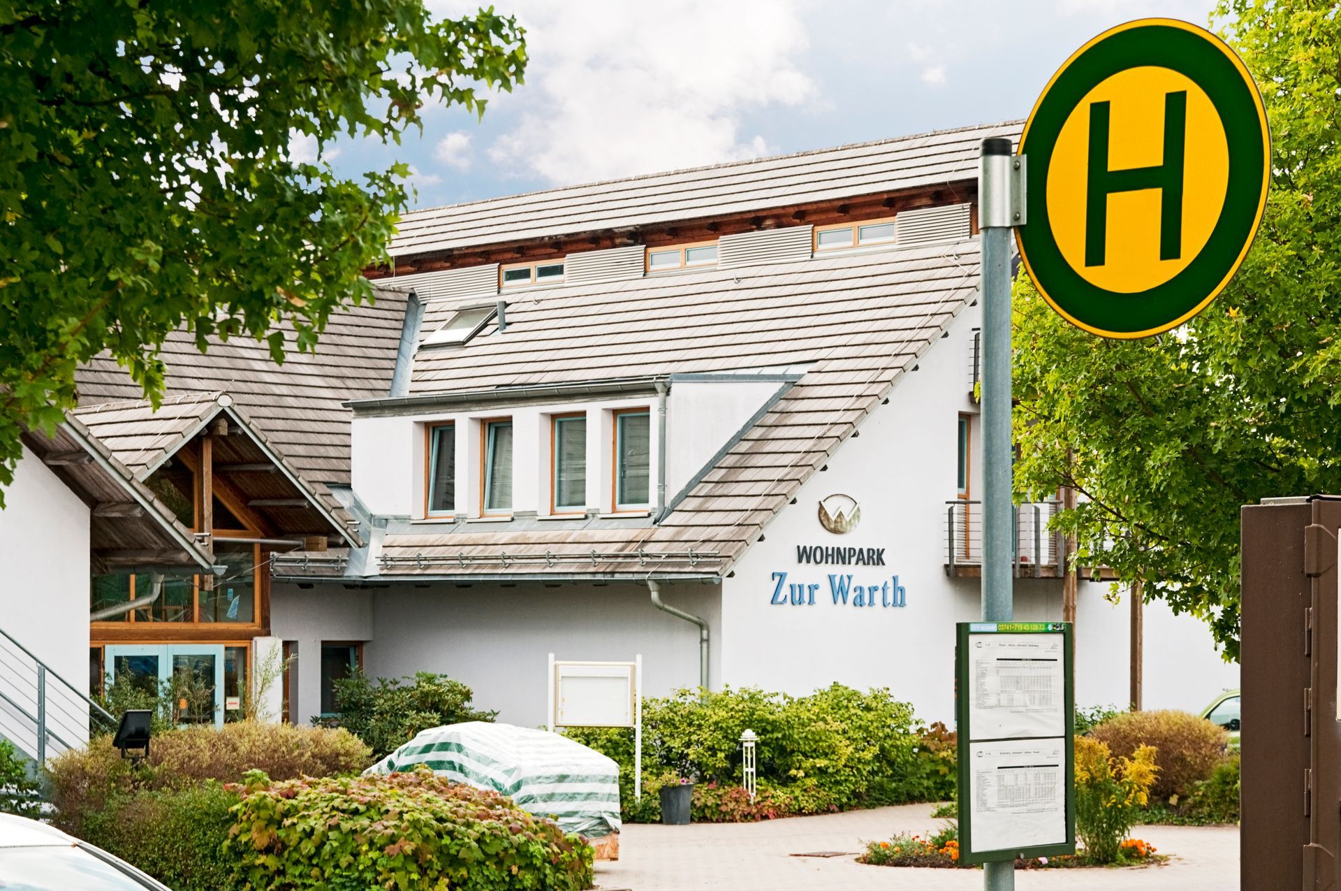 Bushaltestelle neben dem Wohnpark 
