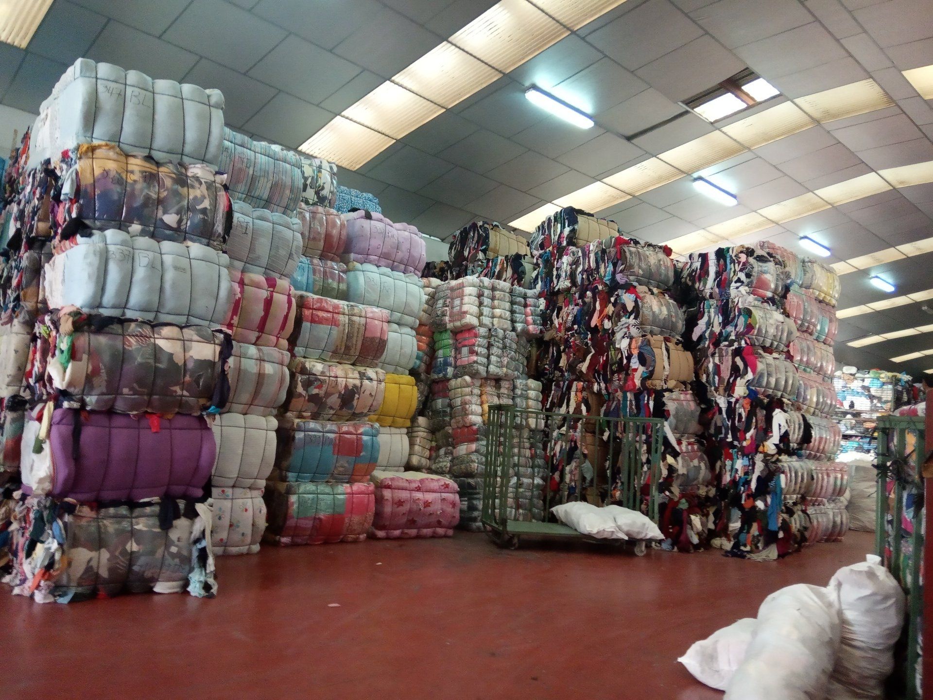 SECOND HAND CLOTHES AND SHOES